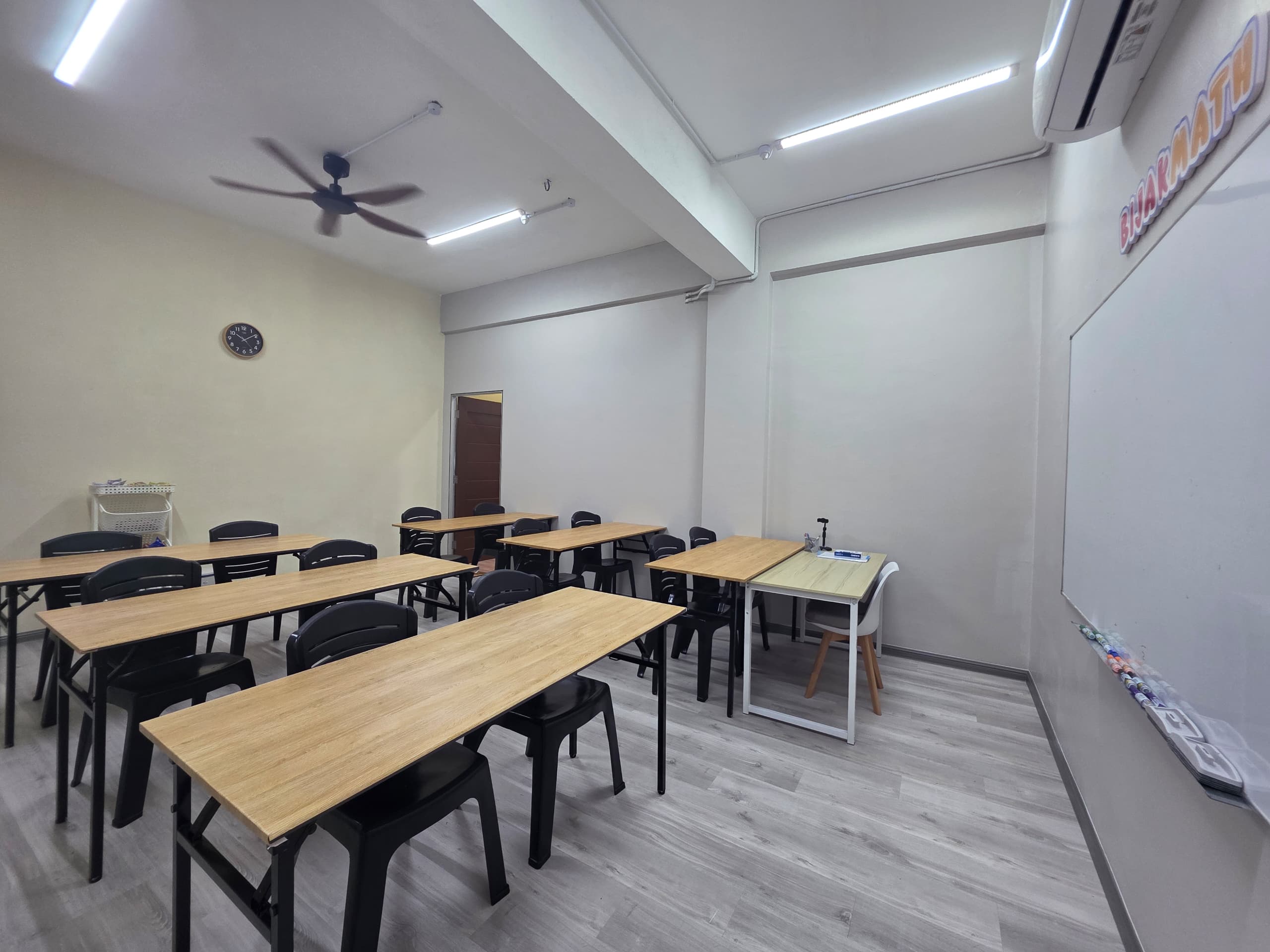 Tuisyen Bilik 3 BijakMath by Pusat Tuisyen Mahir Matematik Gong Badak