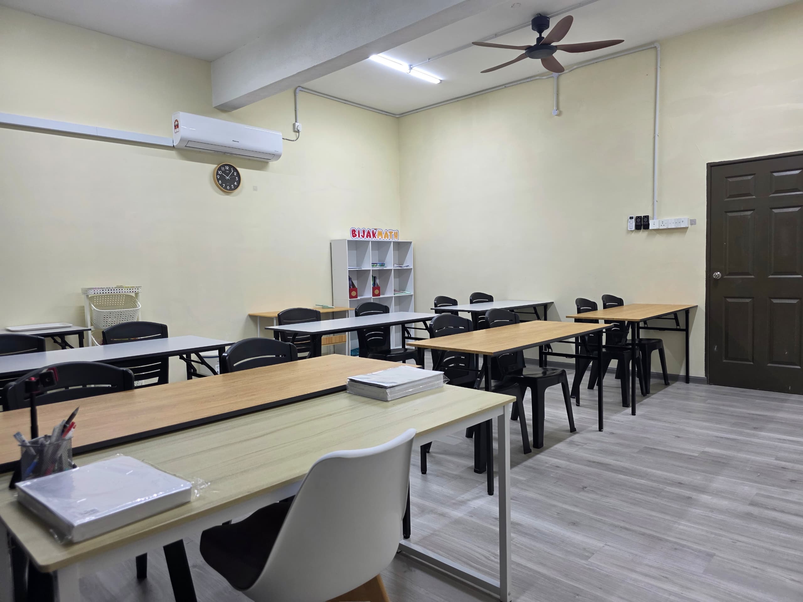 Tuisyen Bilik 2 BijakMath by Pusat Tuisyen Mahir Matematik Gong Badak
