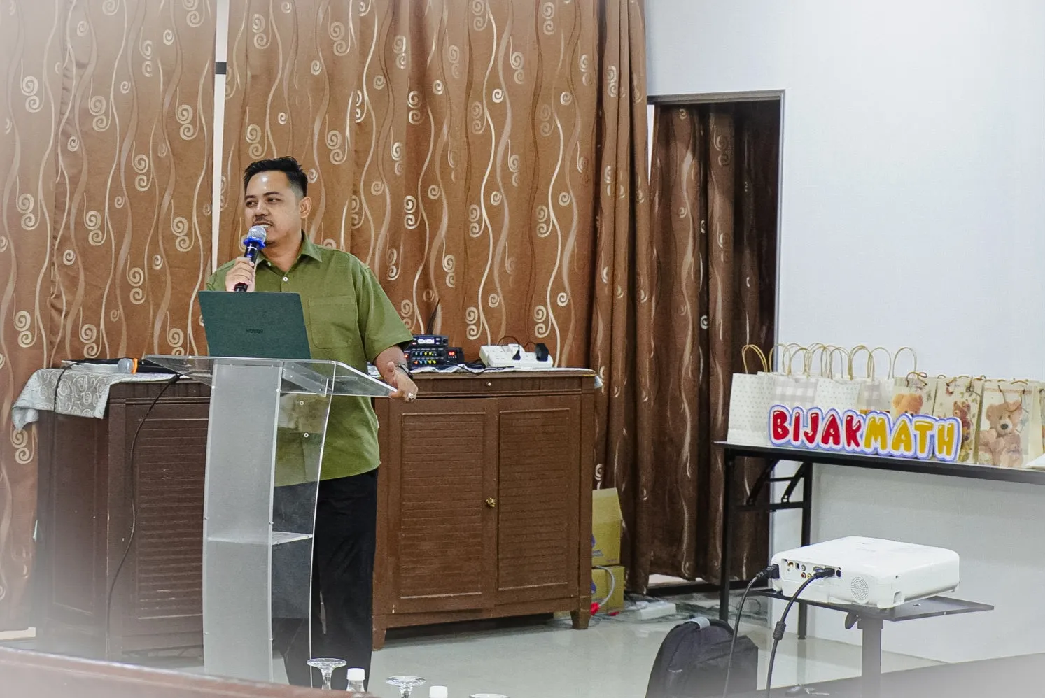 Guru Besar BijakMath